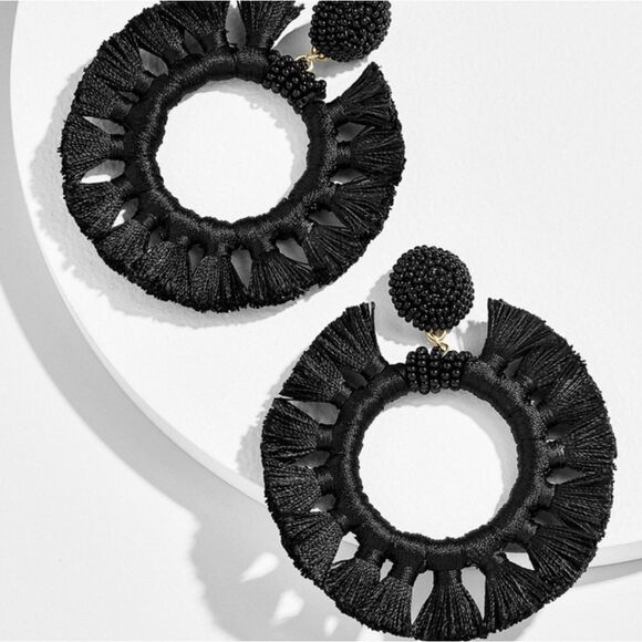 NEW BaubleBar Adrita Hoop Earrings in Black - Picture 1 of 8